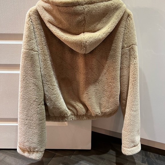 Beige fur zippy size M - Picture 2 of 2